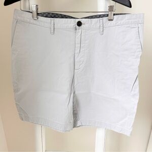 Michael Kors Men’s Khaki 7.5” length Shorts Size 36